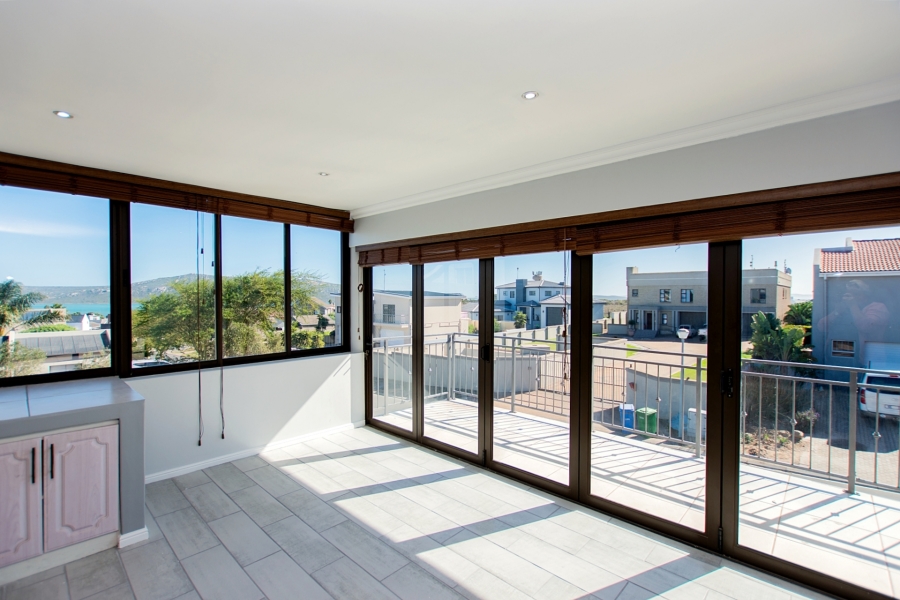 7 Bedroom Property for Sale in Myburgh Park Western Cape